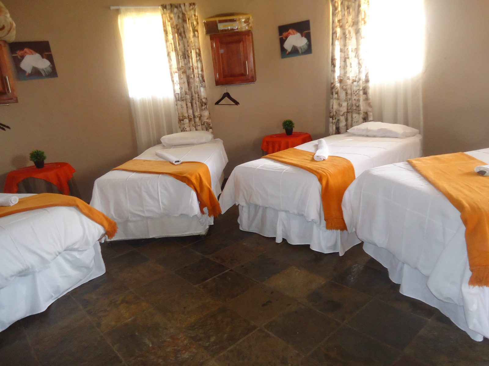 Group room with four single beds